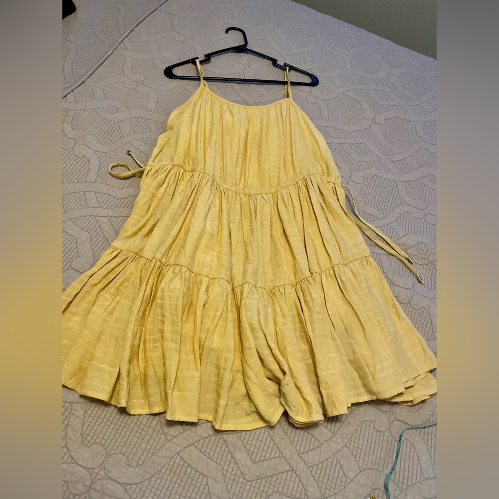 Big Water Blue Sky Yellow Dress